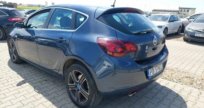 Opel Astra cena 23900 przebieg: 213730, rok produkcji 2010 z Kazimierza Wielka małe 781